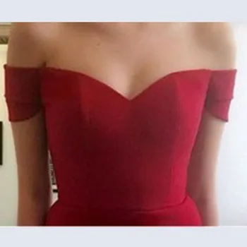 2017 Naują atvykimo Off peties seksualus raudoną vakarinę suknelę brangioji iškirpte linija pusėje ritininės ilgos satino bridals šalis suknelės