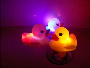 Mielas Animacinių filmų Gyvūnų Kūdikiams, Kūdikių Vonios Žaislas Geltona Antis LED Auto Spalvos Vaikams Vaikų Švietimo Žaislai YH1009
