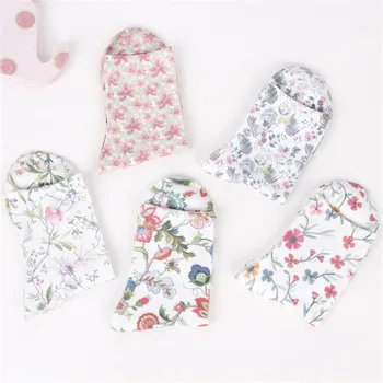 Vasarą nauju moterų kojinės aukštos kokybės retro mados gėlių spausdinti medvilnės žiemos moterų kojinės derliaus gėlių kojinės